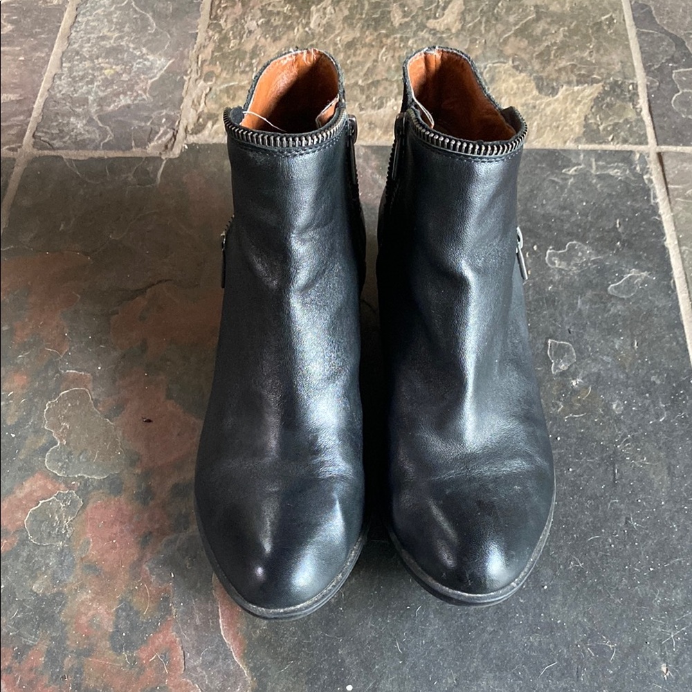 Lucky Brand Black Ankle Booties Sleek Design - Picture 7 of 12